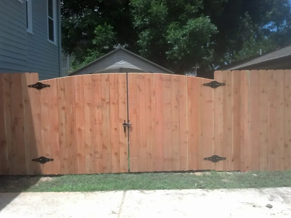 Custom wood privacy fence and gate installed in Mandeville, LA